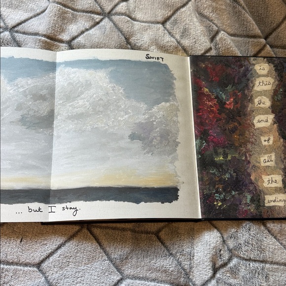 Taylor Swift RARE Reputation VIP Book Hardcover Rep Coffee Table Book Gold - Picture 3 of 6